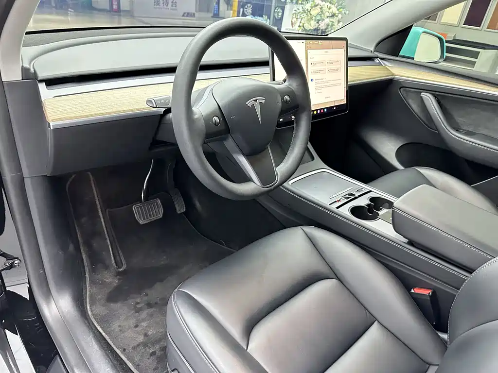 Tesla Model Y 2023 — фото 12
