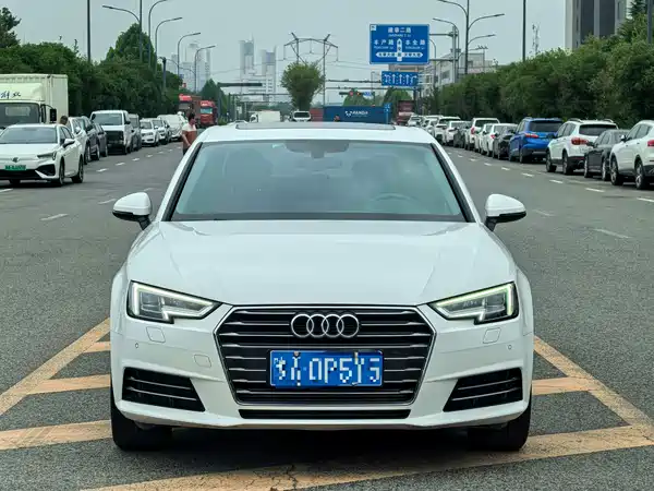 Audi A4L 2018