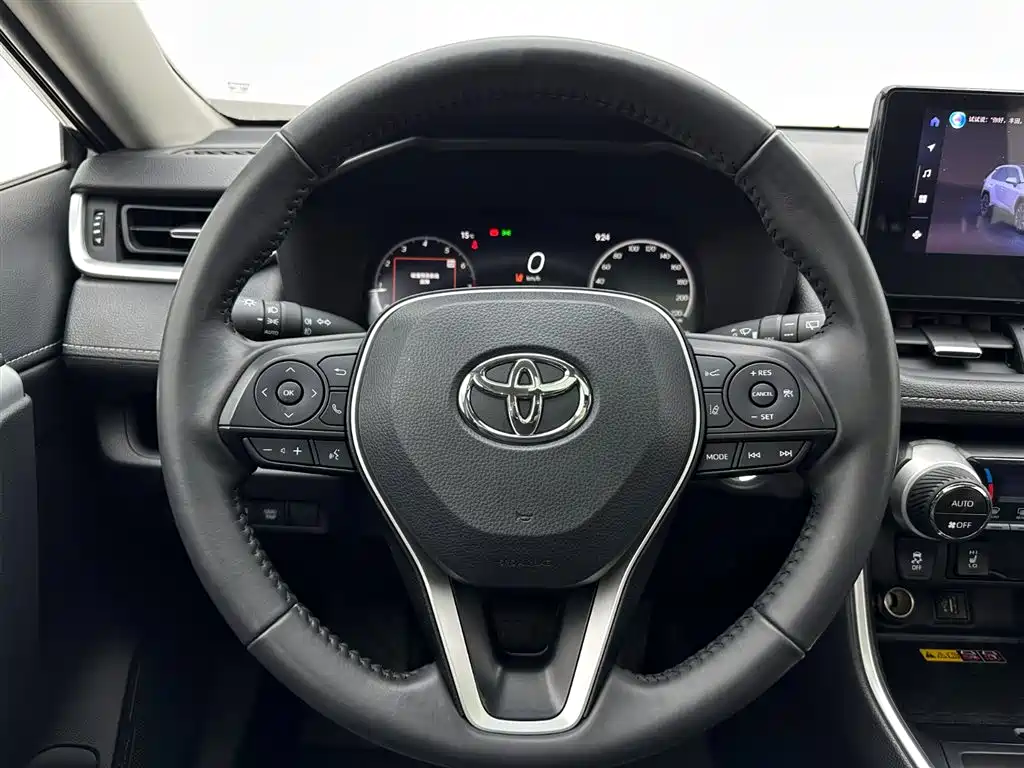 Toyota RAV4 2024 — фото 10