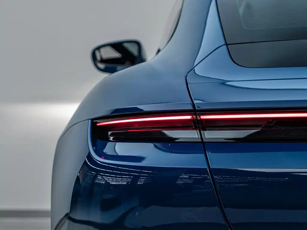 Porsche Taycan 2022 — фото 10