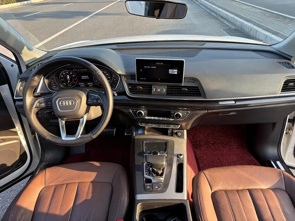 Audi Q5L 2019 — фото 10