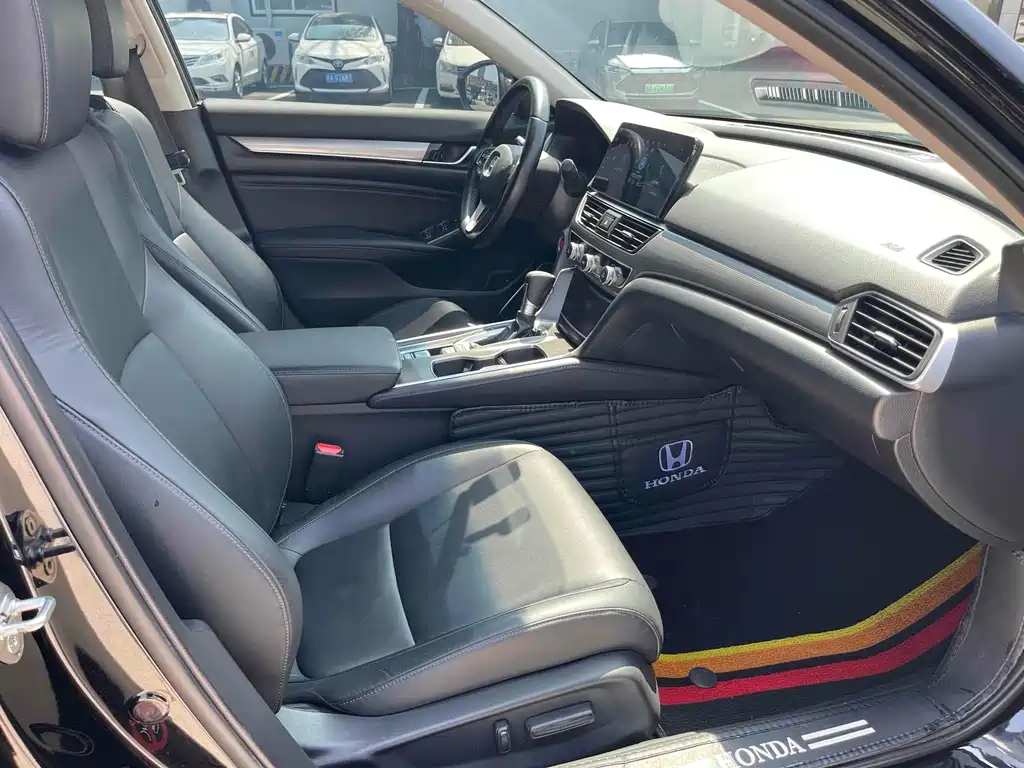 Honda Accord 2023 — фото 11