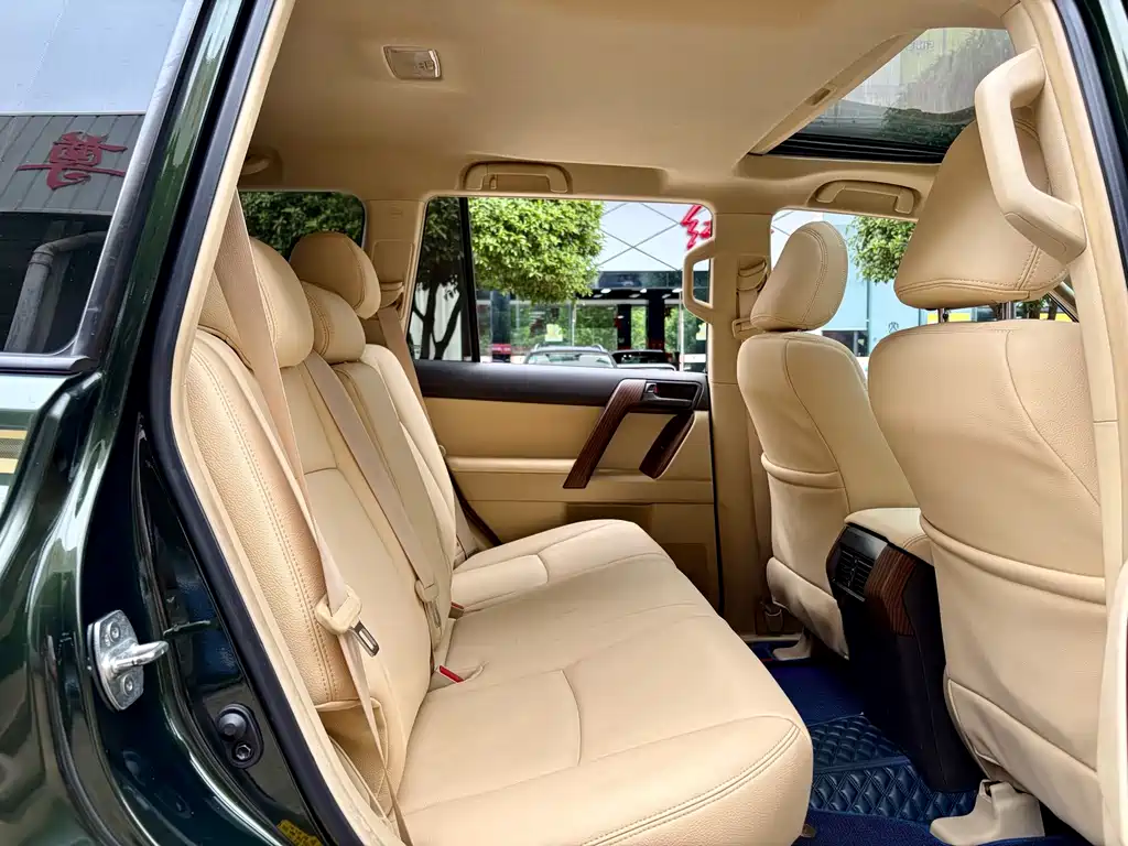 Toyota Prado 2015 — фото 10