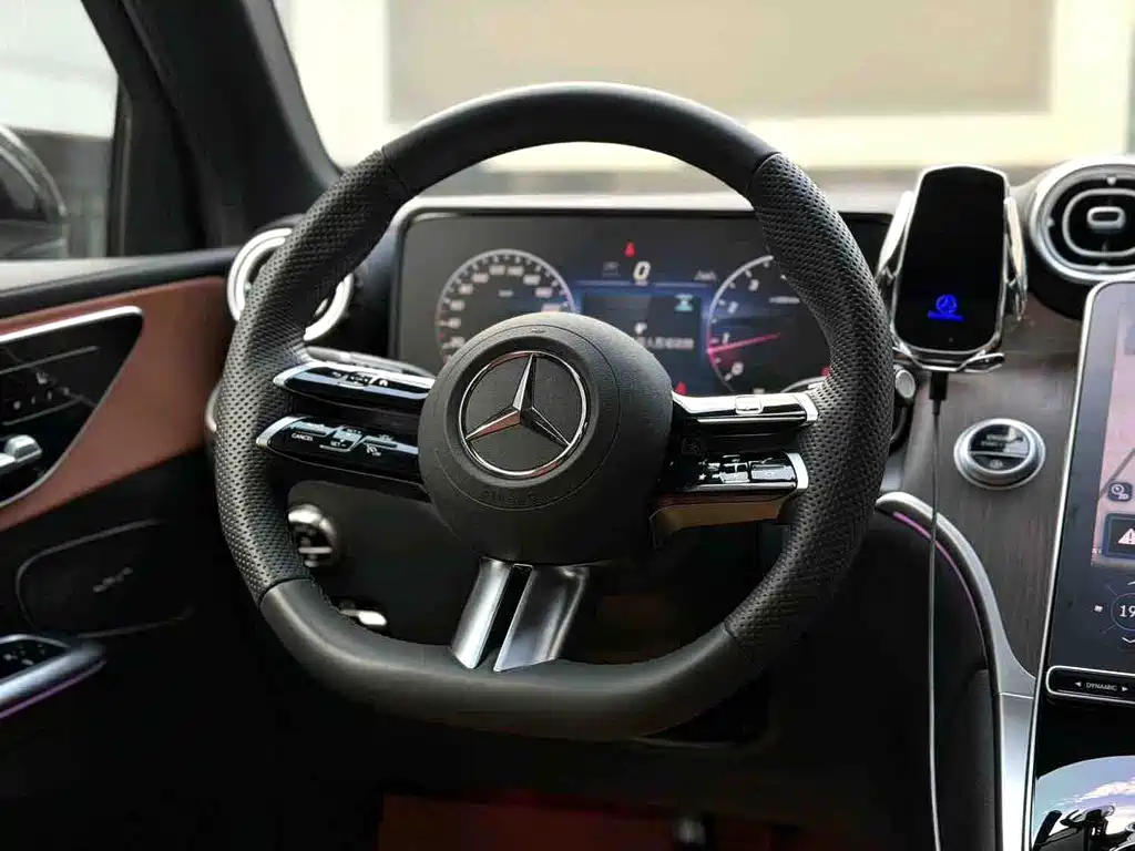 Mercedes-Benz GLC 2025