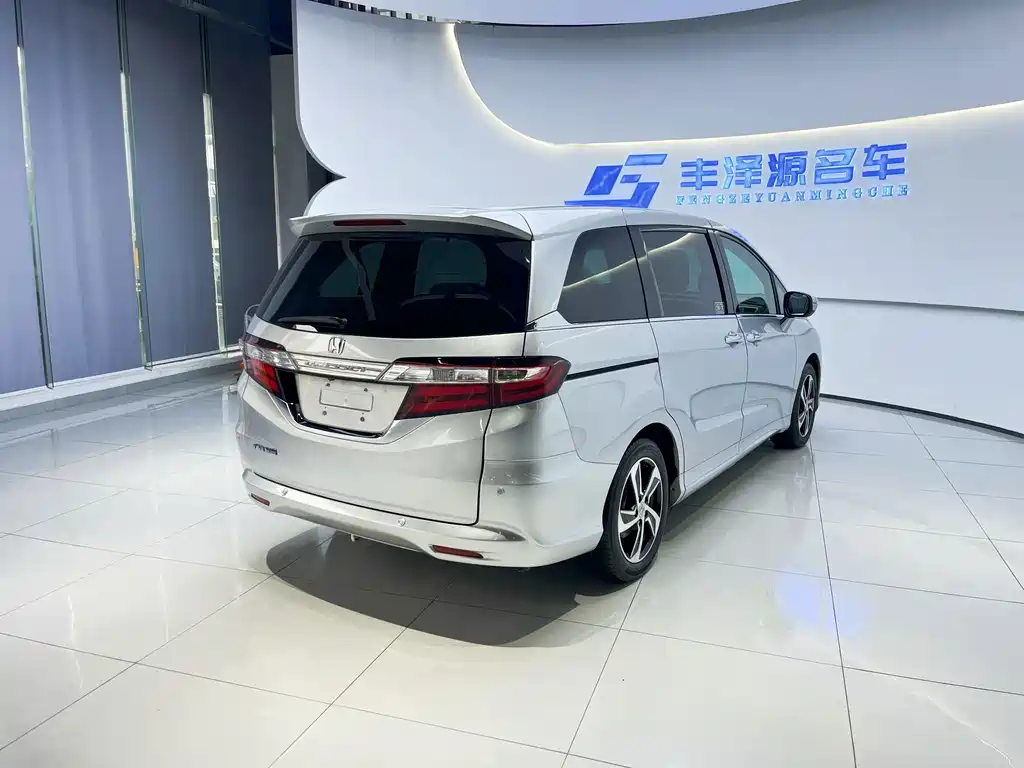 Honda Odyssey 2015 — фото 4
