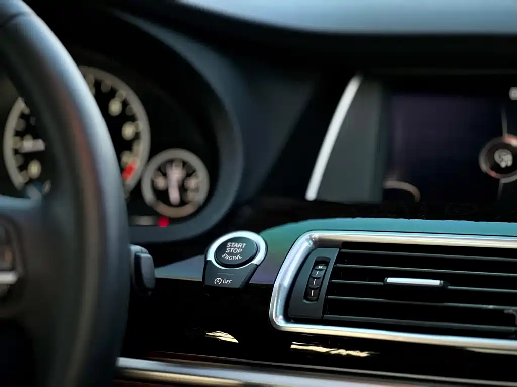 BMW 5 Series GT 2015 — фото 24
