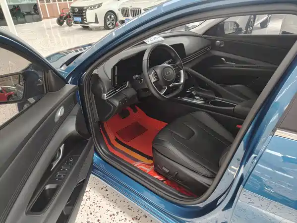 Hyundai Elantra 2023