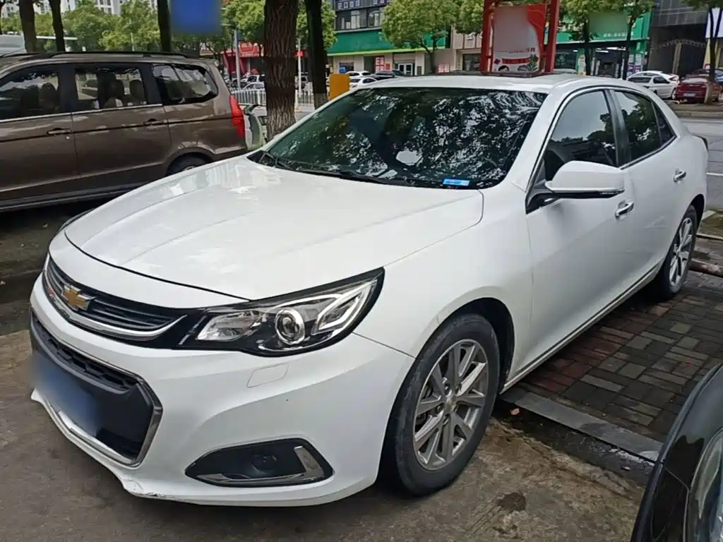 Chevrolet Malibu 2017 — фото 1