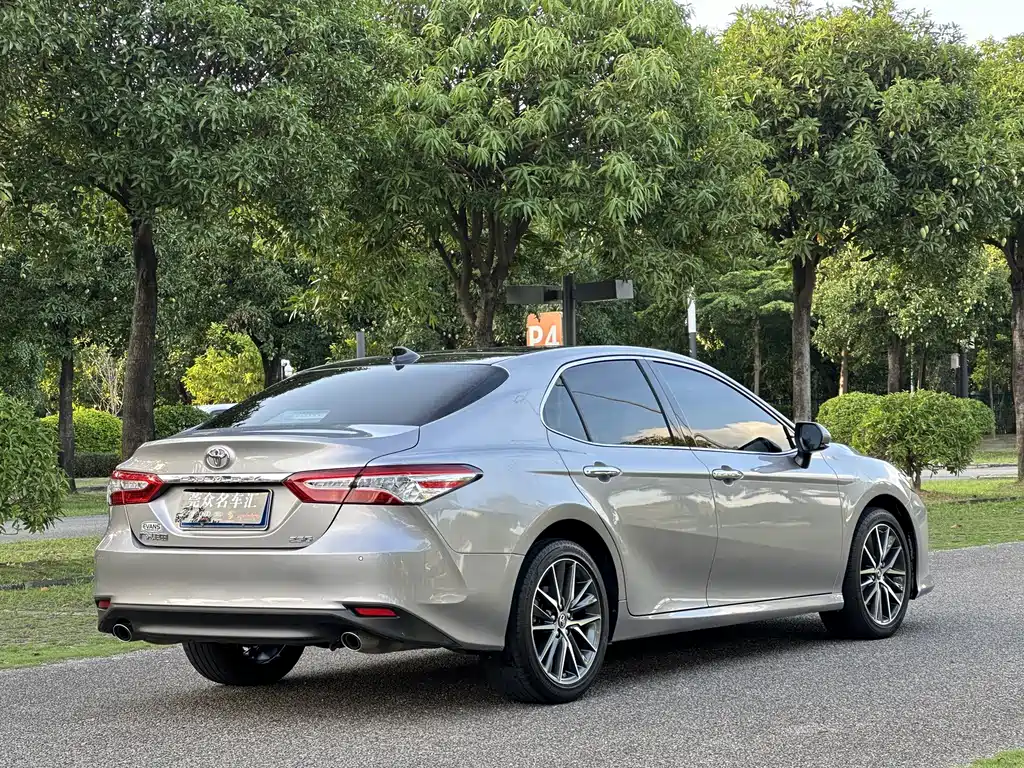 Toyota Camry 2023 — фото 9