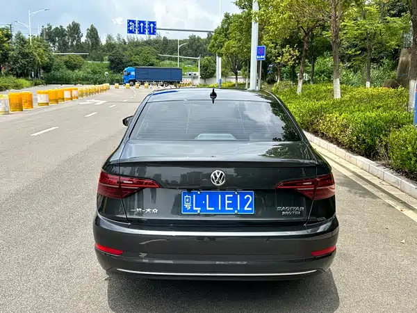 Volkswagen Sagitar 2021