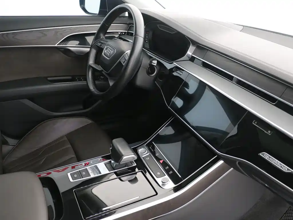 Audi A8 2018 — фото 15