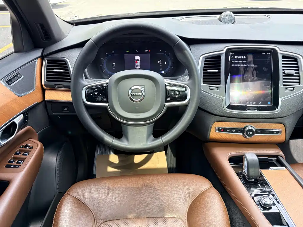 Volvo XC90 2023 — фото 19