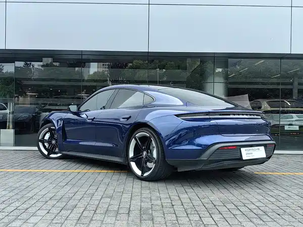 Porsche Taycan 2021
