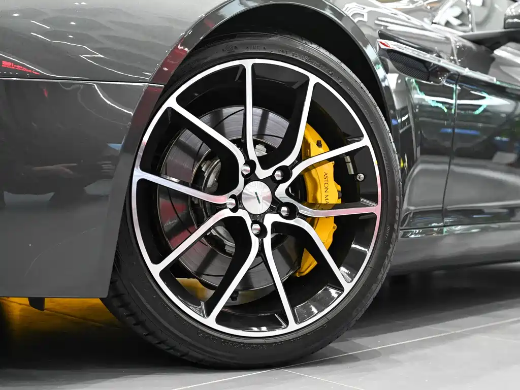 Aston Martin Rapide 2014 — фото 30