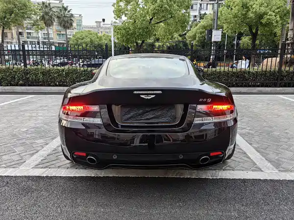 Aston Martin DB9 2013