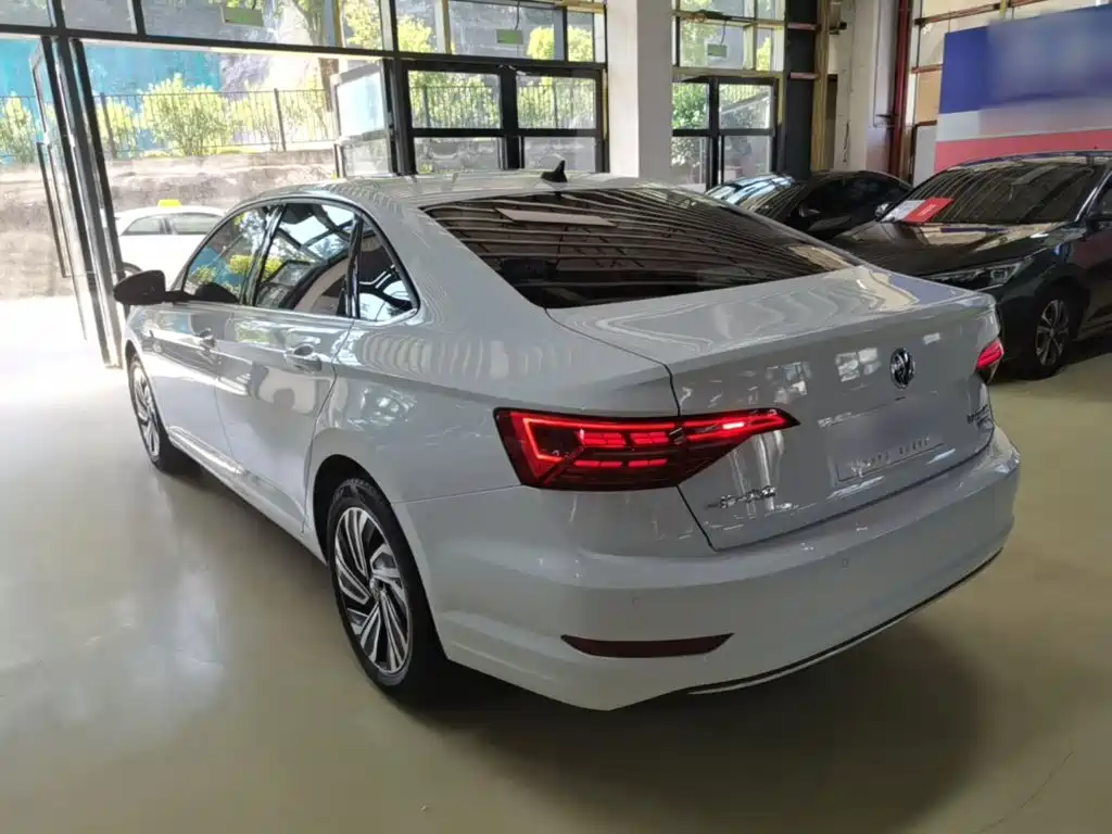 Volkswagen Sagitar 2022