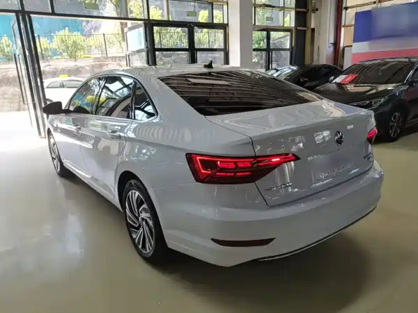 Volkswagen Sagitar 2022