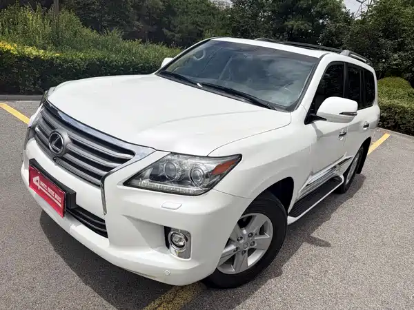 Lexus LX 2015