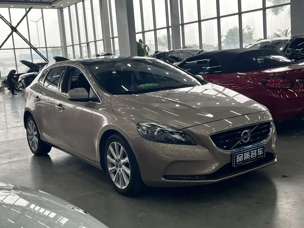 Volvo V40 2016 — фото 2