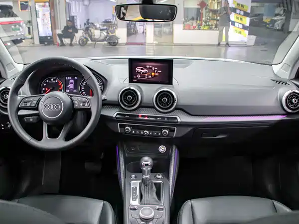 Audi Q2L 2022