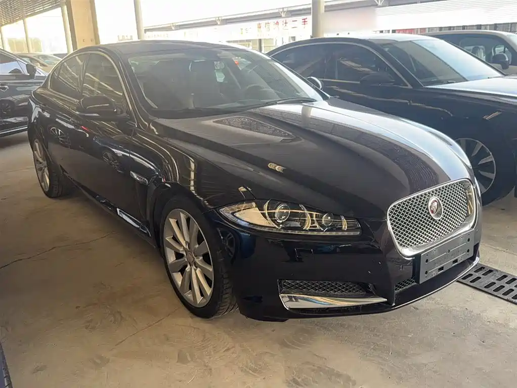 Jaguar XF 2015 — фото 4