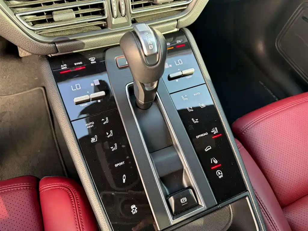 Porsche Macan 2024 — фото 9