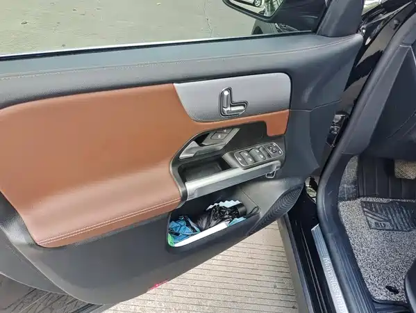 Mercedes-Benz GLB 2021