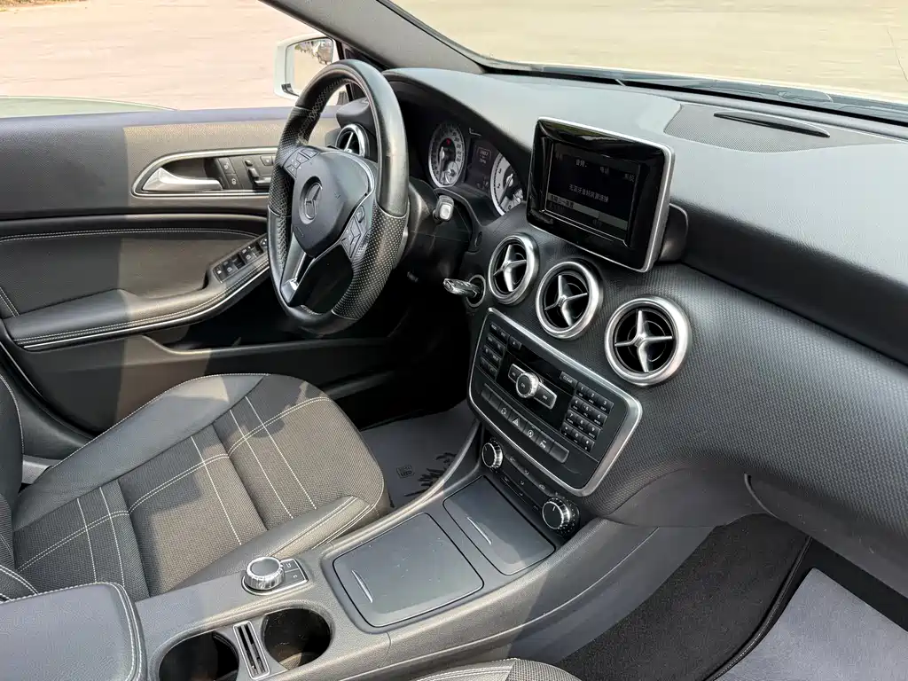 Mercedes-Benz A-Class 2015 — фото 10
