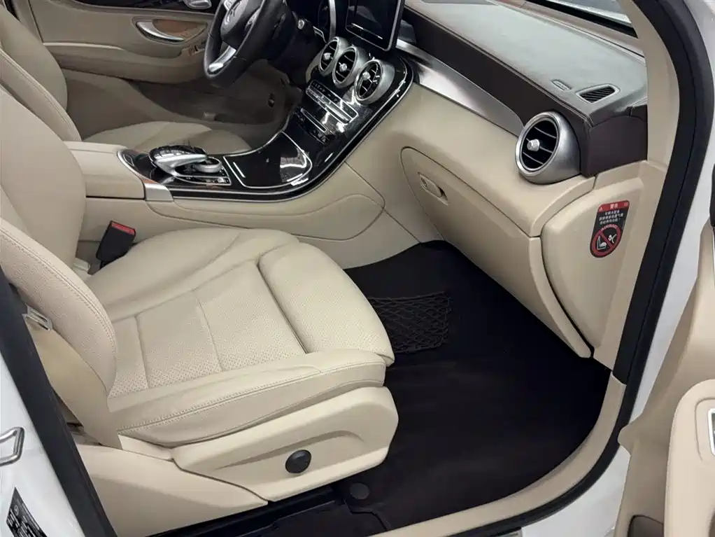 Mercedes-Benz GLC 2016 — фото 14