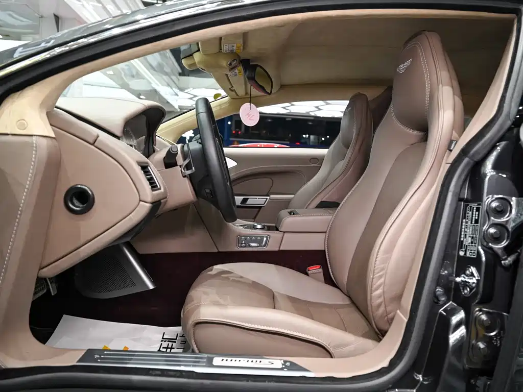 Aston Martin Rapide 2014 — фото 10