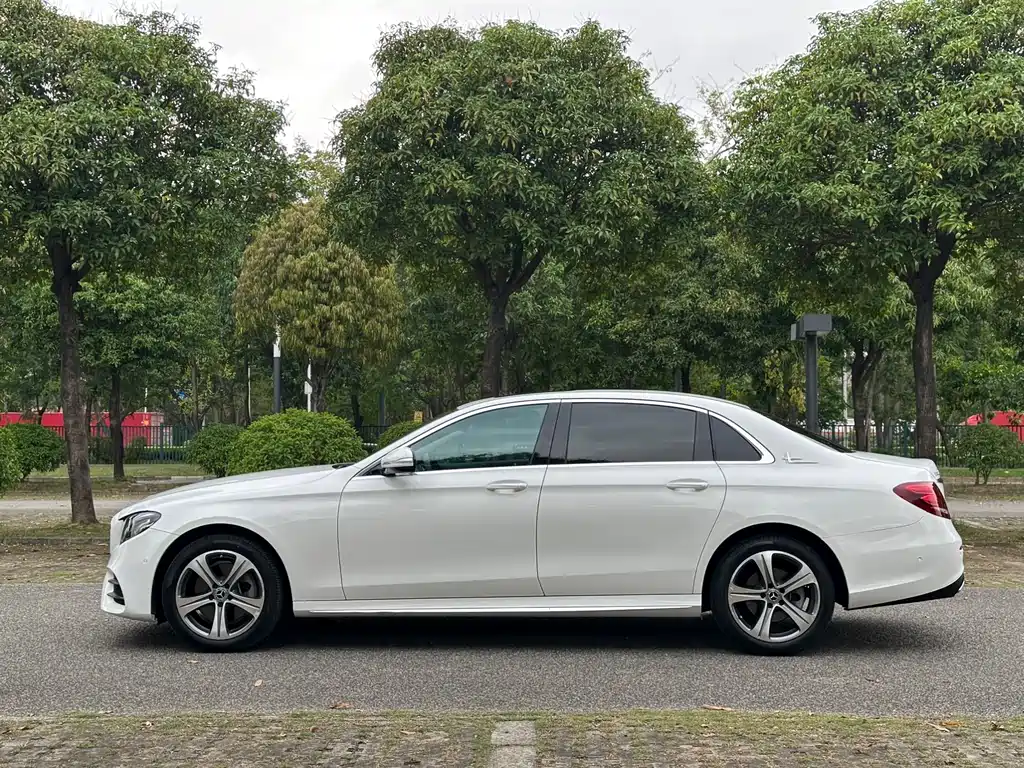 Mercedes-Benz E-Class 2019 — фото 10