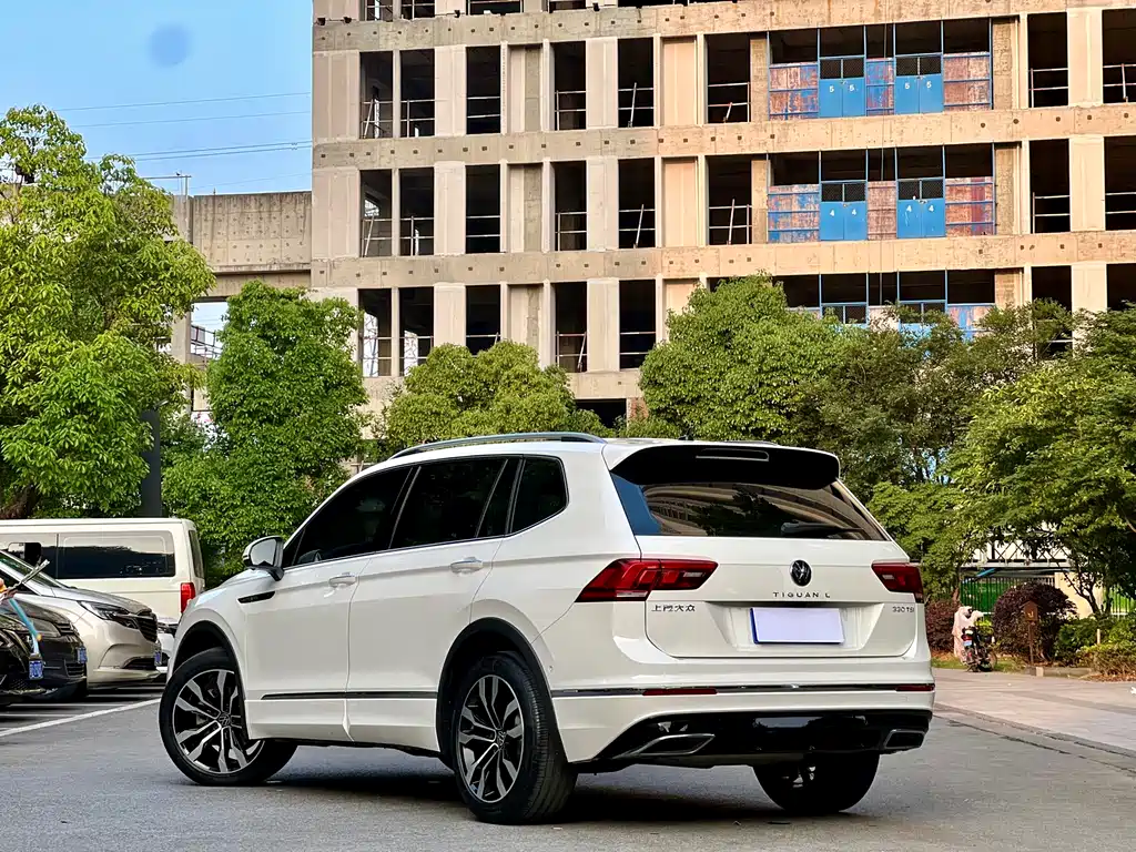 Volkswagen Tiguan L 2021 — фото 24