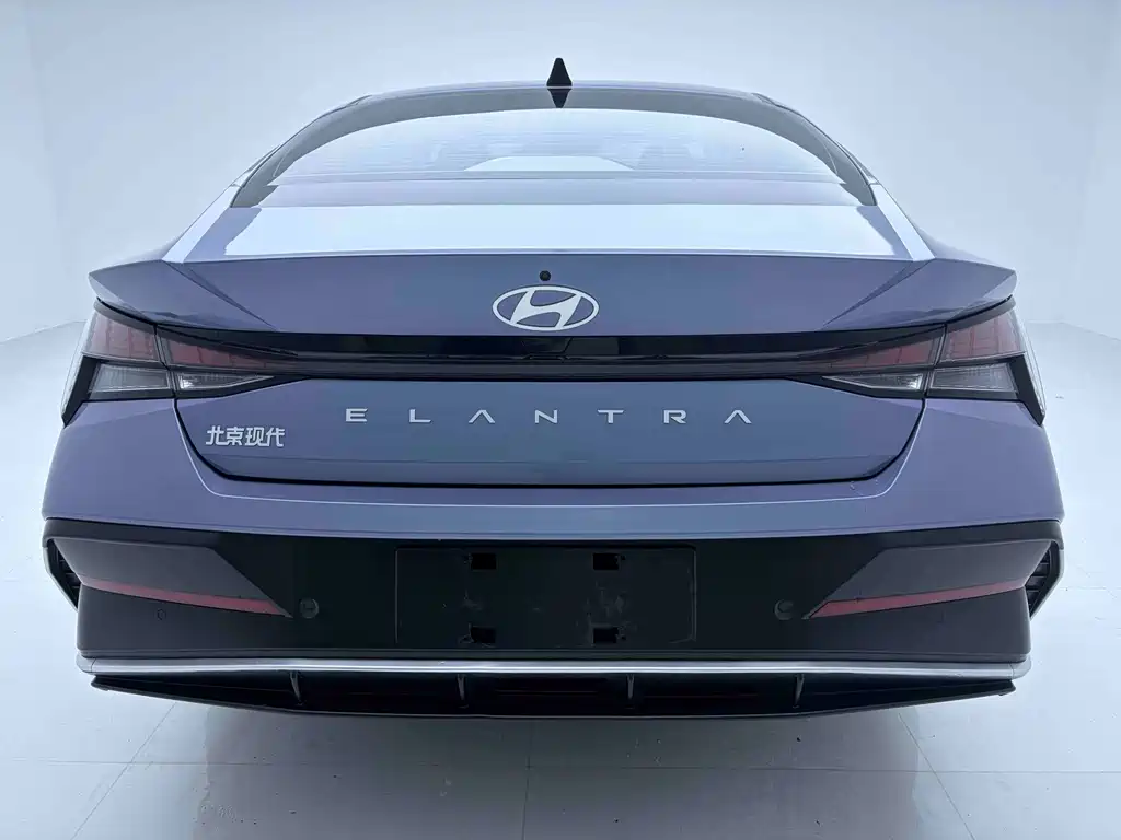 Hyundai Elantra 2023