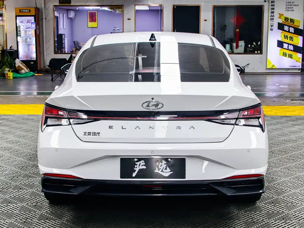 Hyundai Elantra 2023 — фото 20