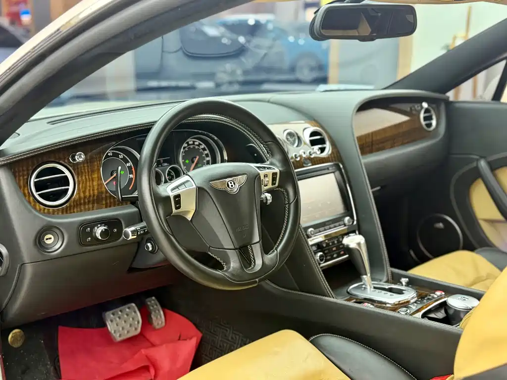 Bentley Continental 2014 — фото 13