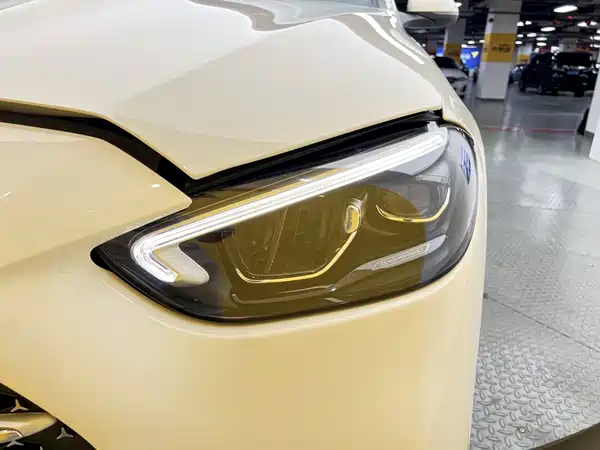 Mercedes-Benz C-Class 2025