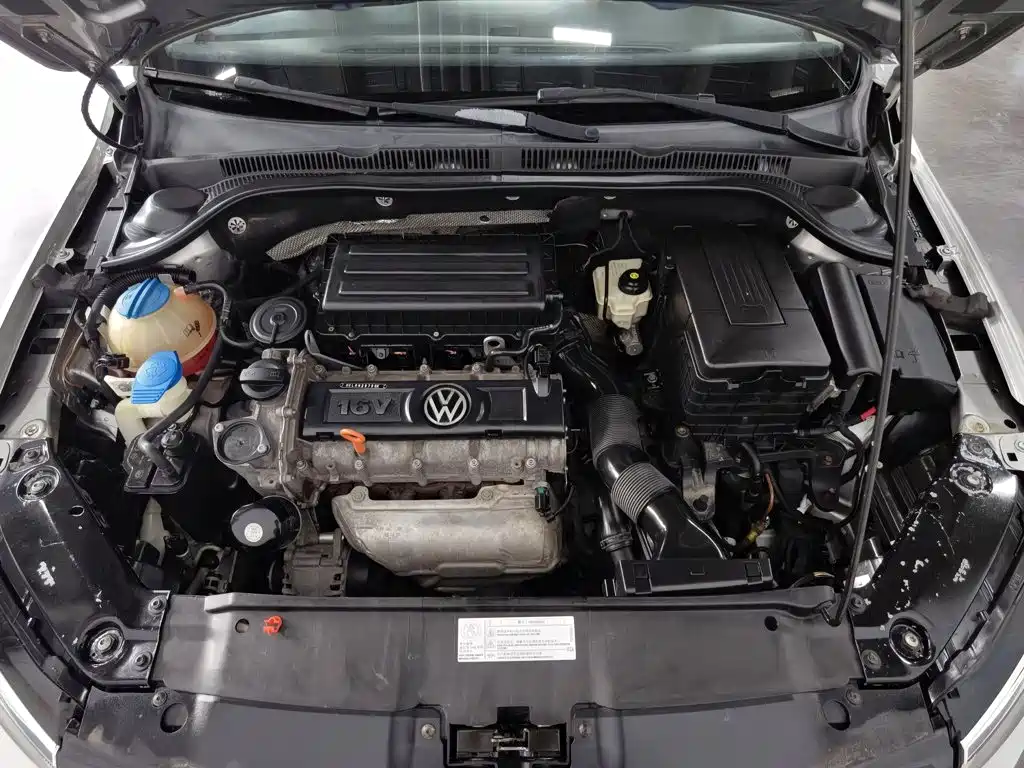 Volkswagen Sagitar 2014