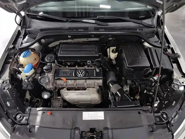 Volkswagen Sagitar 2014