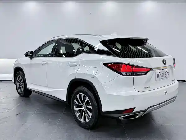 Lexus RX 2021