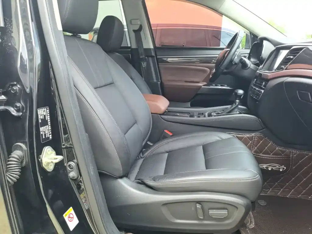 GAC Trumpchi GS8 2018 — фото 25