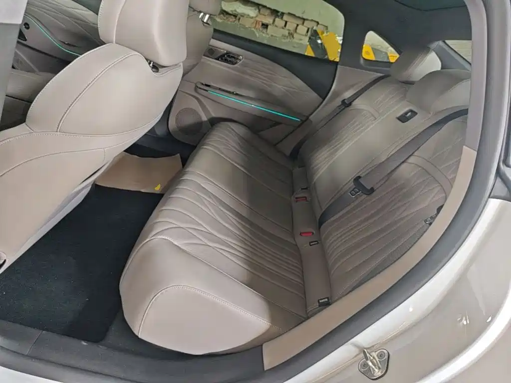 Geely Galaxy Starshine 8 2025 — фото 17