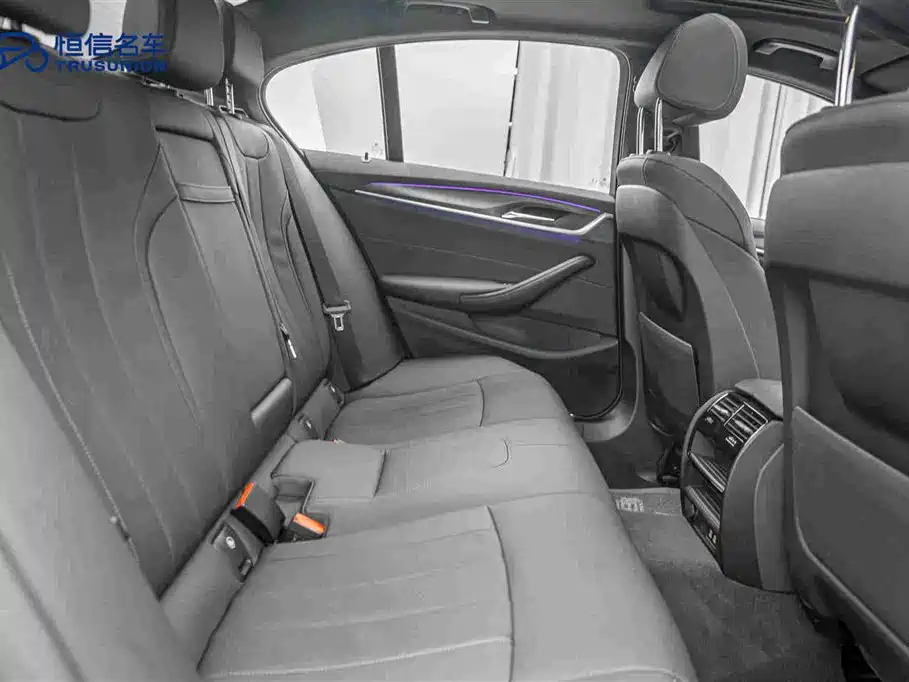 BMW 5 Series 2023 — фото 16
