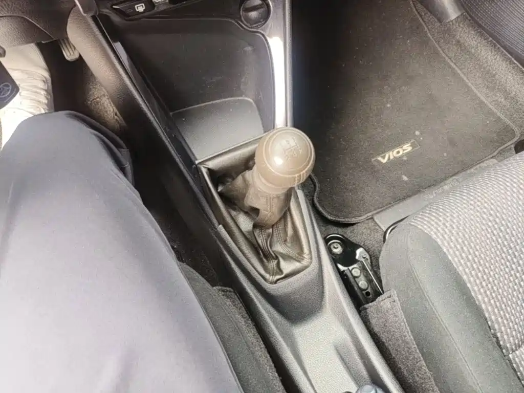 Toyota Vios 2015 — фото 14
