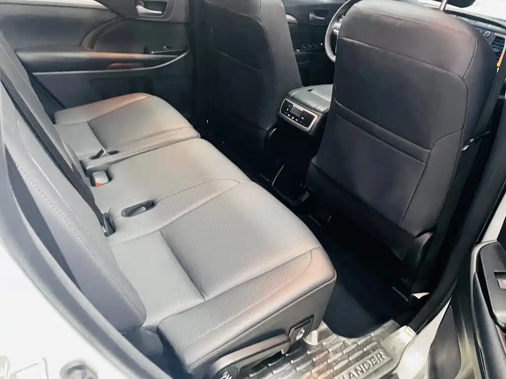 Toyota Highlander 2018 — фото 15
