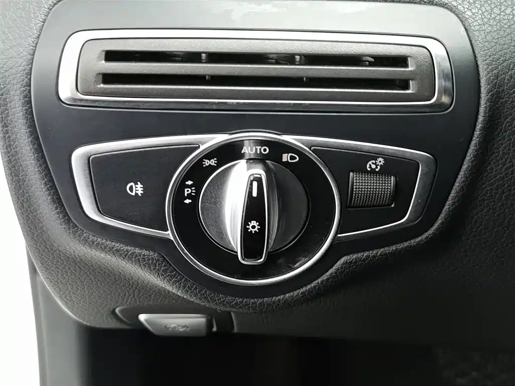 Mercedes-Benz C-Class 2017 — фото 21