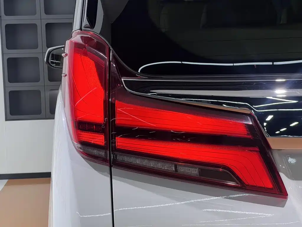 Toyota Alphard 2020