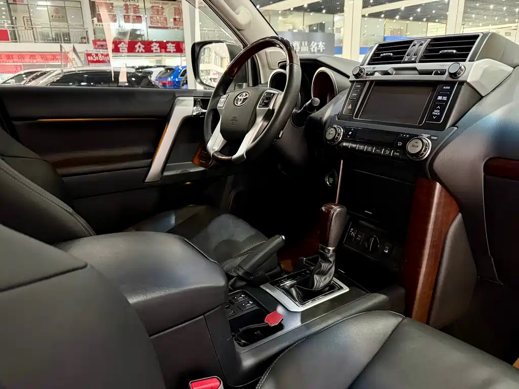 Toyota Prado 2016 — фото 16