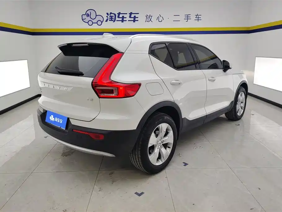 Volvo XC40 2021 — фото 3