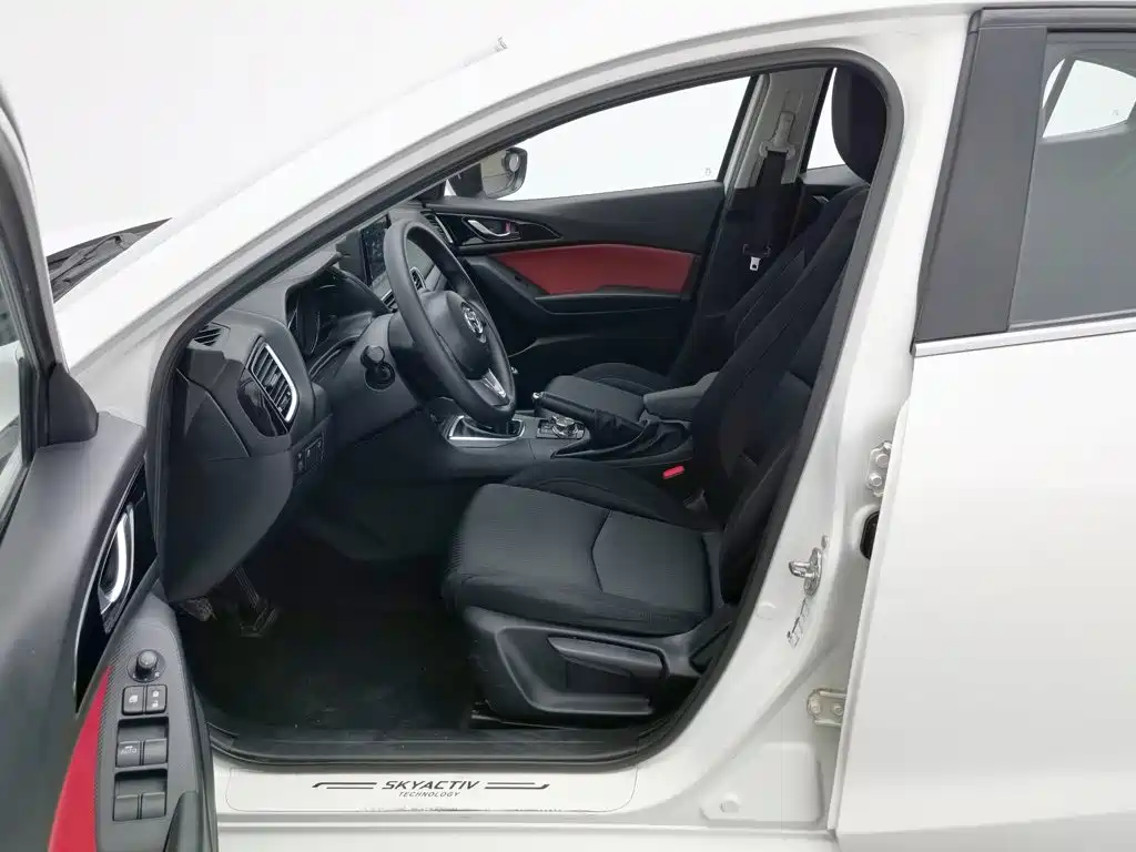 Mazda 3 Axela 2015 — фото 10