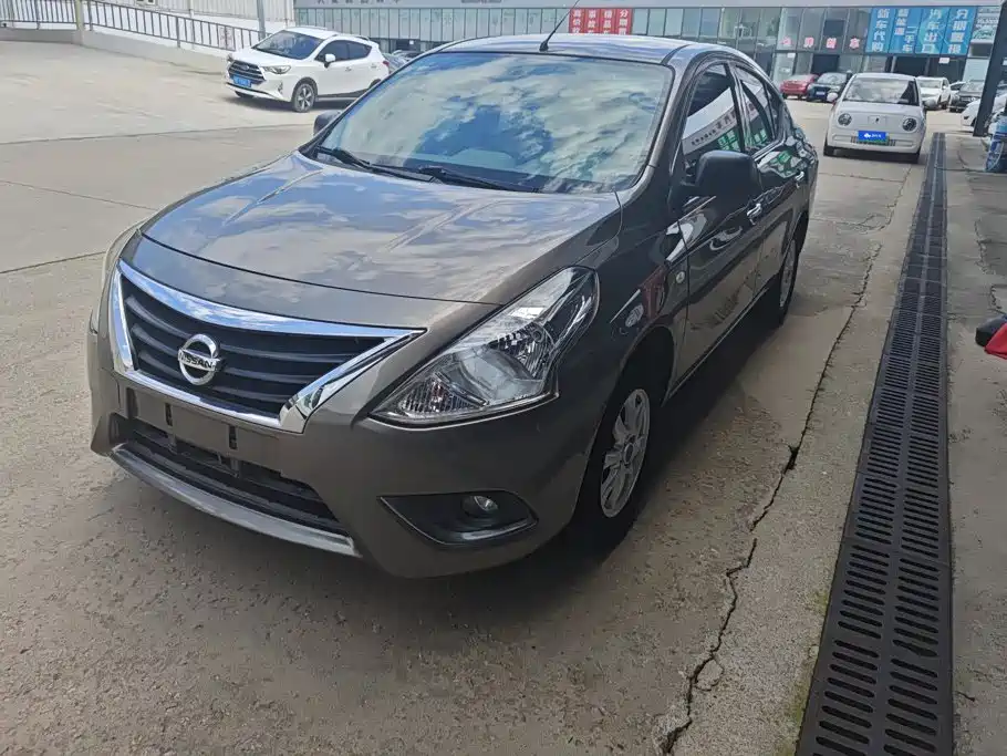 Nissan Sunny 2016